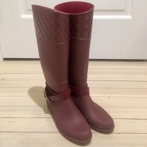 A.X.N.Y. Maroon colored rain boots. Size 7.